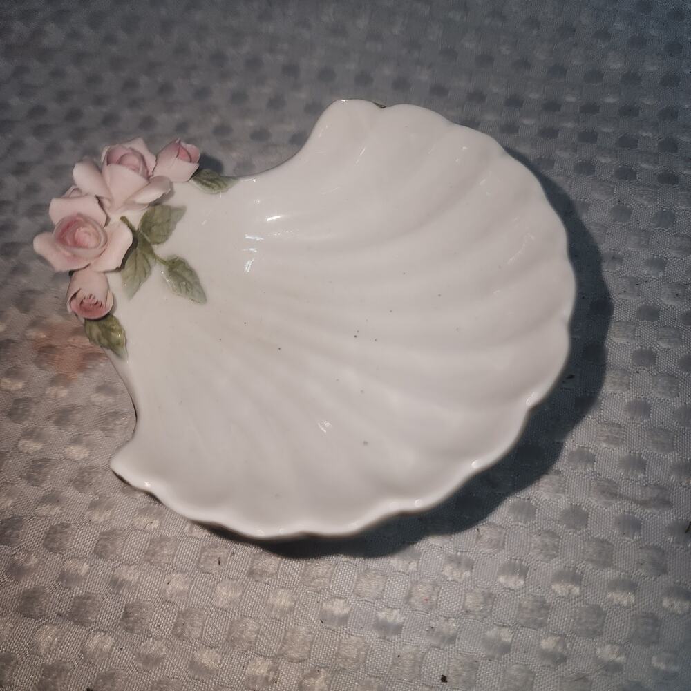 VINTAGE EUC LEFTON CHINA HAND PAINTED SEASHELL SOAP DISH